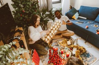What Are the Best Holiday Decorating Ideas for Small Spaces?